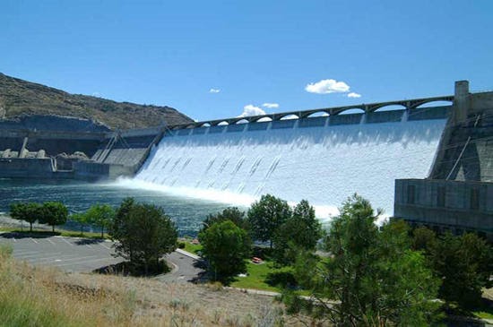 http://www.worldtourismplace.com/wp-content/uploads/2011/10/Grand-Coulee-Dam-in-the-United-States.jpg